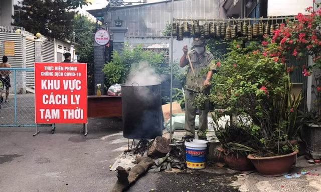 TP.HCM: Ấm lòng khoảnh khắc cho đi và nhận lại đầy nghĩa tình của người dân Gò Vấp