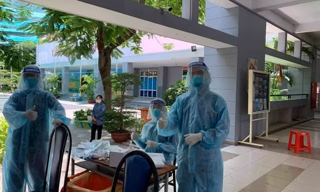 Sinh viên Y khoa tại TP.HCM: Âm thầm tham gia chống dịch mà không có bất kỳ đòi hỏi nào