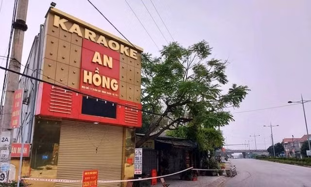 4 nhân viên phục vụ quán karaoke mắc COVID-19, 400 người là F1