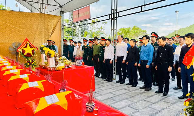 Truy điệu, an táng 11 hài cốt liệt sĩ hy sinh trên nước bạn Lào