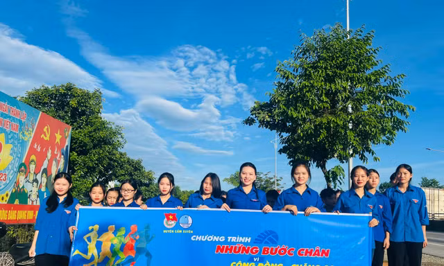 Tuổi trẻ Hà Tĩnh hưởng ứng chương trình 'Những bước chân vì cộng đồng'
