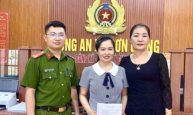 Người phụ nữ ở Hà Tĩnh bất ngờ nhận 1,5 tỷ đồng từ 'tài khoản lạ'