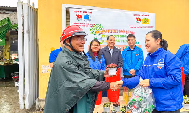 Đổi rác lấy quà, lan tỏa lối sống xanh