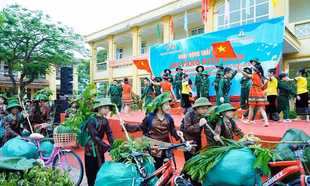 Thiếu nhi Hà Tĩnh tự hào làm 'chiến sĩ nhỏ Điện Biên'