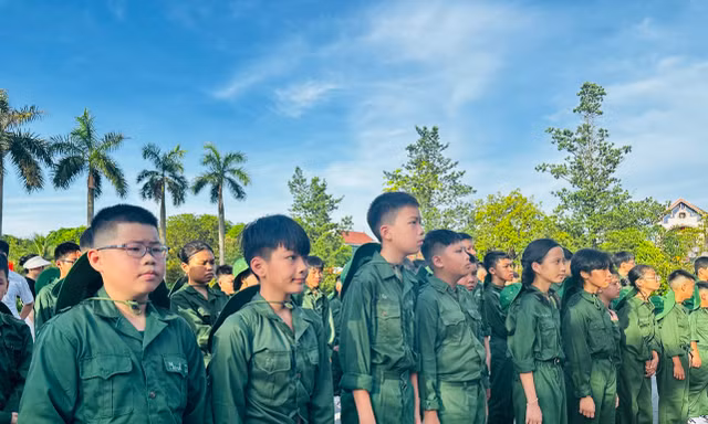 Chiến sĩ nhí Hà Tĩnh hào hứng tham gia Học kỳ trong quân đội
