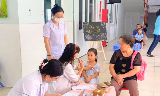TPHCM: Người lớn cũng sẽ phải tiêm vắc xin ngừa sởi