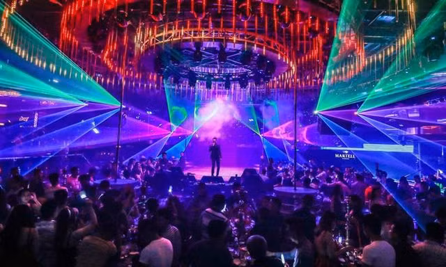 TPHCM lý giải việc ngừng hoạt động karaoke, vũ trường, massage sau 2 ngày mở cửa