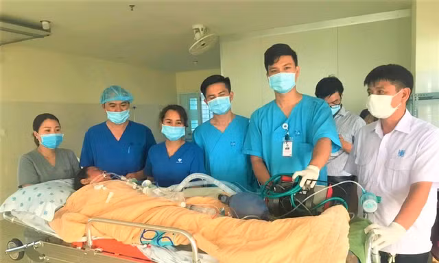 Thông tin mới nhất về sức khỏe cô gái bị cây đè nguy kịch ở Đắk Lắk