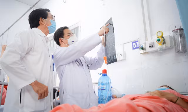 Gặp nạn trên đường hành hương, 4 người trọng thương