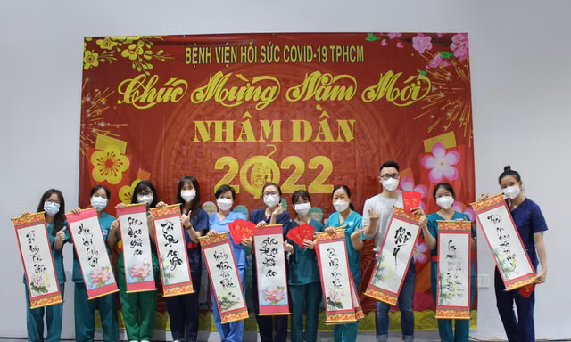 Ngày vui ở Bệnh viện Hồi sức COVID-19 lớn nhất thế giới