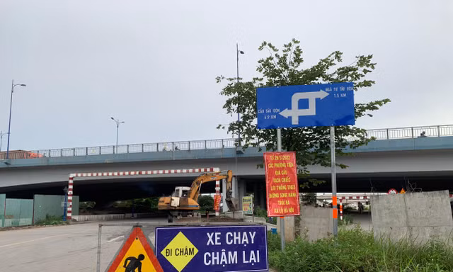 TPHCM: Đóng 2 đường tạm cầu Rạch Chiếc cơ quan quản lý có tận thu?