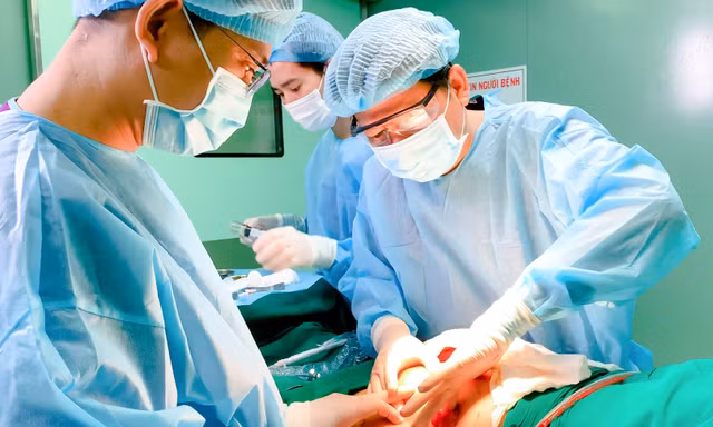 Nhiều ca phẫu thuật thẩm mỹ tử vong, TPHCM 'siết' dịch vụ làm đẹp