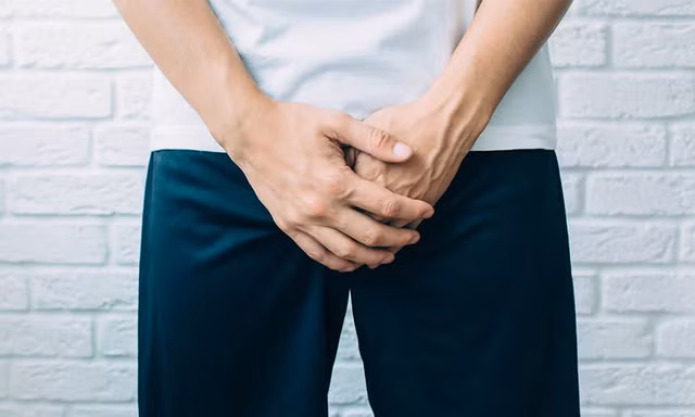 'Cậu nhỏ' của người đàn ông cương cứng kéo dài hàng giờ sau chầu nhậu