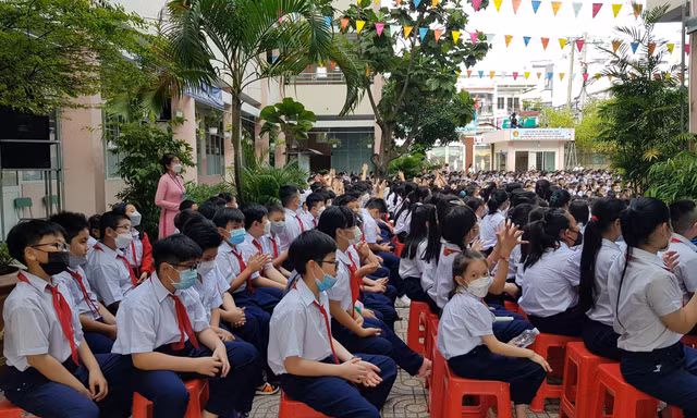 TPHCM cho giáo viên 'chạy sô' để giải quyết tình trạng thiếu người đứng lớp