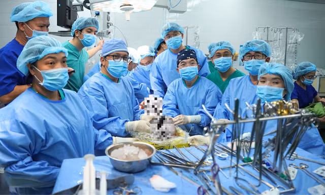 Người đàn ông bị đá đè chết não hiến tạng cứu 7 người khác