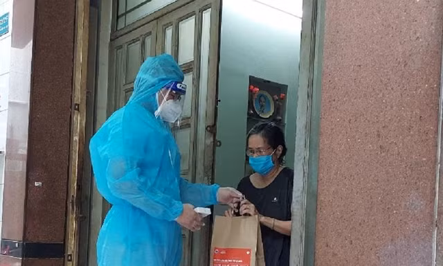 Túi thuốc F0 tại nhà ở TPHCM đang thiếu nhóm kháng virus 