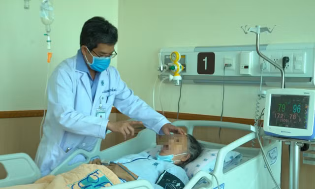 Những 'tối kỵ' khi cấp cứu bệnh nhân đột quỵ