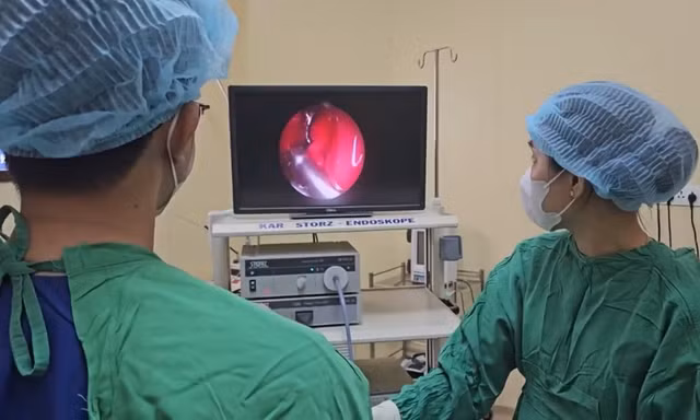 Bị u nhầy ăn thủng xương ổ mắt, người đàn ông vẫn chủ quan tự mua thuốc điều trị