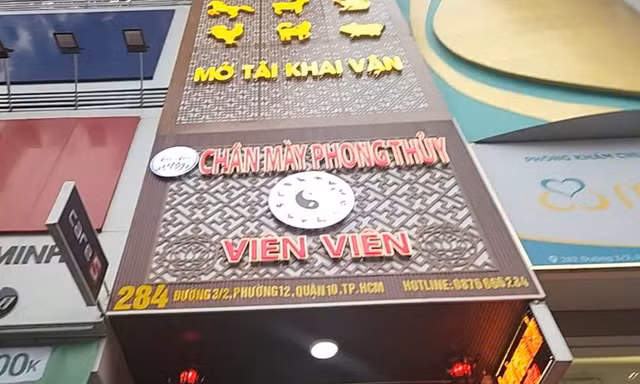 Cơ sở phun chân mày phong thủy bị tố chiếm đoạt 425 triệu đồng của khách