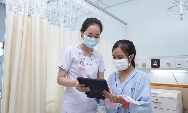 Cô gái bị cây cổ thụ bật gốc đè nguy kịch hồi phục thần kỳ