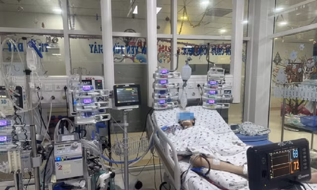 Sau một ngày sốt nhẹ, bé gái 'thập tử nhất sinh' vì căn bệnh thường gặp dịp Tết 