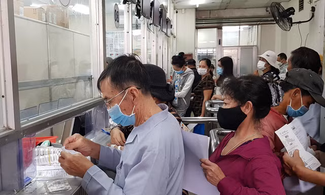 Các bệnh viện không được thanh toán hơn 1.000 tỷ đồng vì quy định bất cập