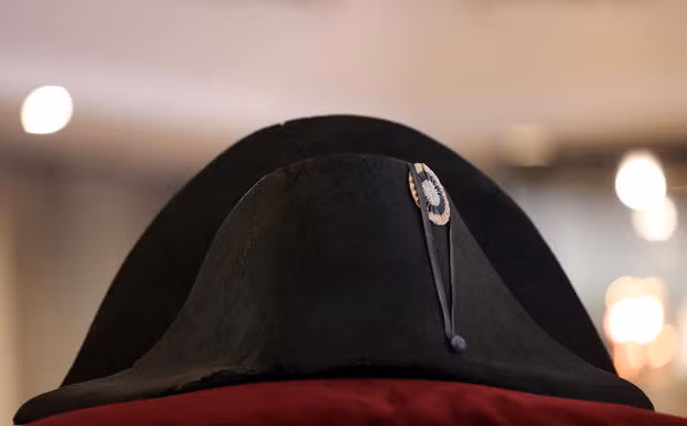 Chiếc mũ của Napoleon vừa được bán với mức giá lịch sử. (Ảnh: Reuters)