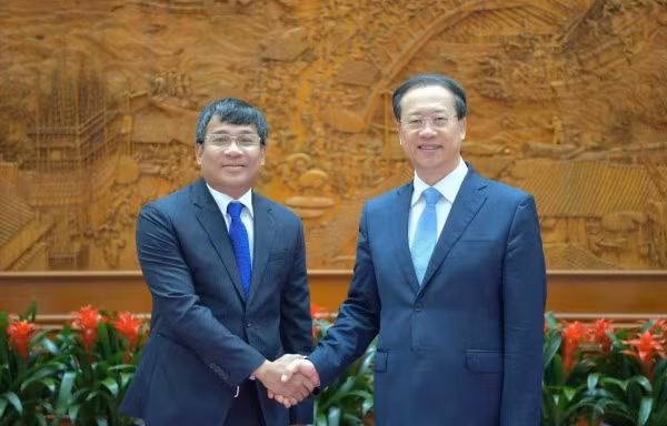 Thứ trưởng Nguyễn Minh Vũ và Thứ trưởng Thường trực Bộ Ngoại giao Trung Quốc Mã Triều Húc. (Ảnh: Mofa)