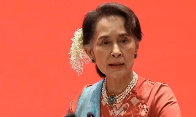 Bà Aung San Suu Kyi bị giam từ cuộc đảo chính đầu năm 2021. (Ảnh: Reuters)