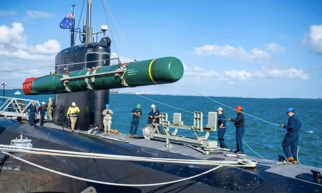 Tàu ngầm tấn công nhanh lớp Los Angeles USS Springfield trong lần cập cảng quân sự Perth của Úc. (Ảnh: US Navy)