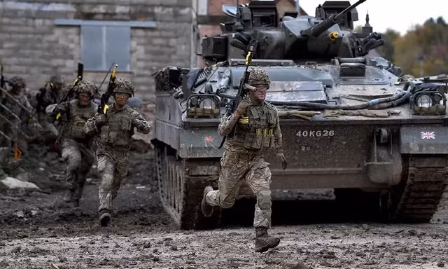 Binh lính Anh tham gia một đợt huấn luyện ở Salisbury năm 2019. (Ảnh: Getty)