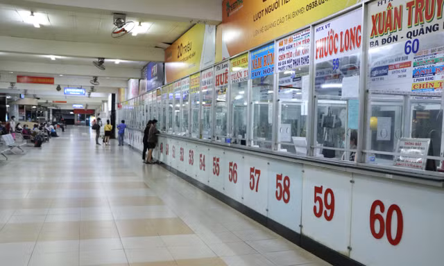 Bến xe lớn nhất Sài Gòn vắng hoe trước giờ tạm ngưng hoạt động toàn bộ xe khách