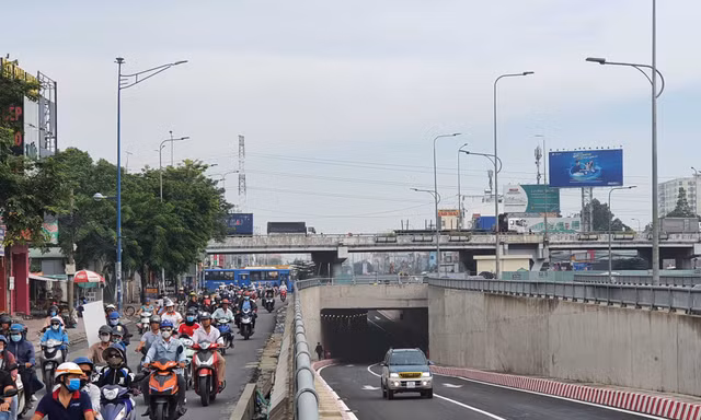 Cận cảnh hầm chui nút giao thông 3 tầng giải cứu kẹt xe cửa ngõ Sài Gòn