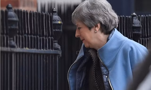Bà May đang tìm kiếm việc kéo dài thời hạn Brexit càng ngắn càng tốt.