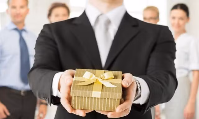 Thanh tra Chính phủ yêu cầu thực hiện nghiêm không biếu quà lãnh đạo