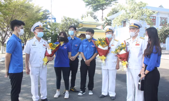 Bài học quý báu với tuổi trẻ từ truyền thống những Đoàn tàu không số