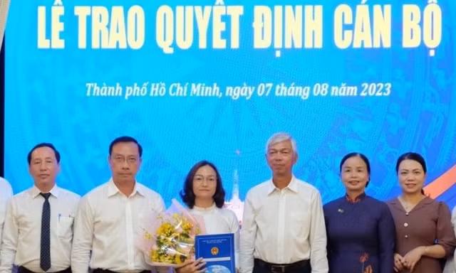 Chủ tịch TPHCM điều động, bổ nhiệm cán bộ 