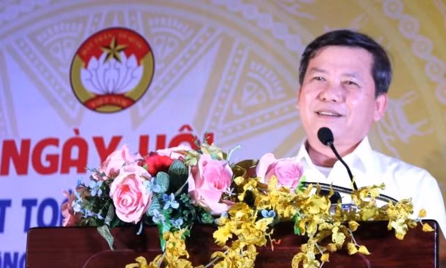 Viện trưởng VKSND tối cao Lê Minh Trí dự ngày hội Đại đoàn kết toàn dân tộc 