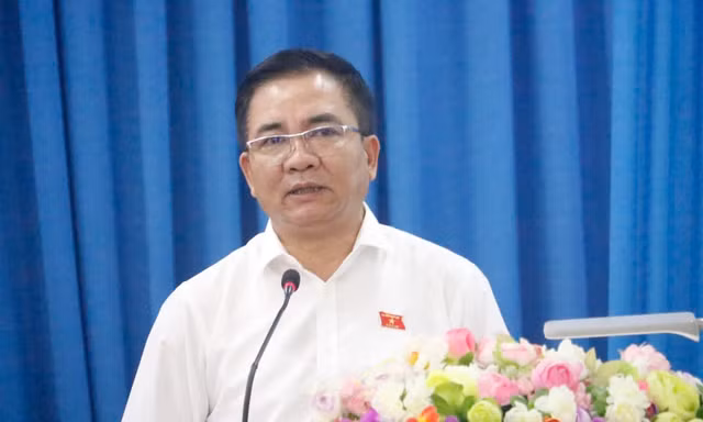 Tướng Nguyễn Minh Đức trả lời thẳng về chuyện quảng cáo của Quang Linh Vlogs