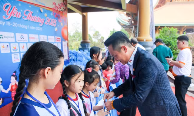 'Xuân yêu thương' đến với trẻ em yếu thế