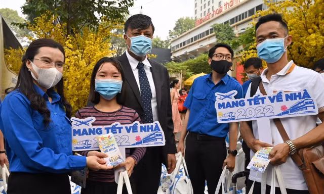 'Mang Tết về nhà' hỗ trợ sinh viên, thanh niên, người lao động về quê đón Tết 