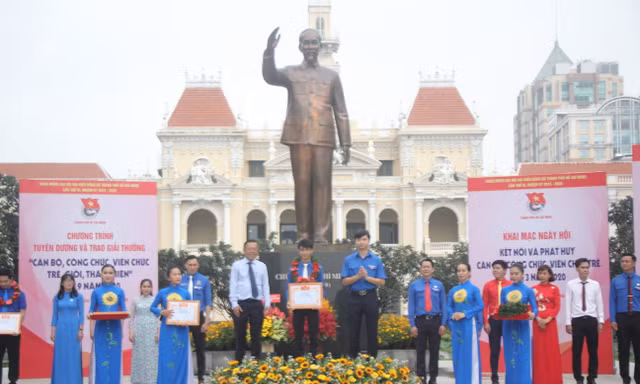 TPHCM tuyên dương 63 cán bộ, công chức, viên chức