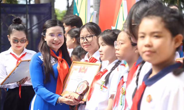 Tuyên dương 500 thiếu nhi tiêu biểu TPHCM