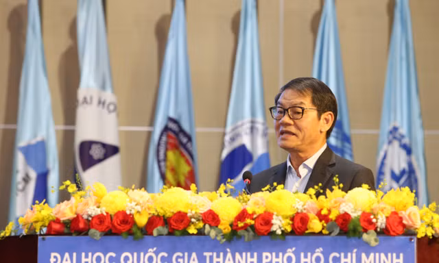 Tỷ phú Trần Bá Dương truyền cảm hứng cho giới trẻ