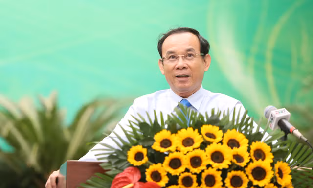 Bí thư TPHCM: Kiểu gì cũng phải quan tâm đến đời sống, chất lượng sống của người dân