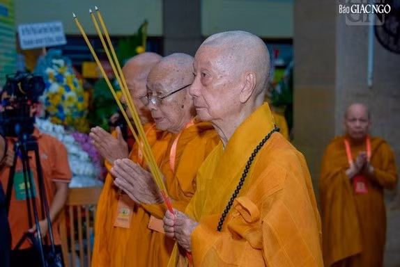 Tưởng niệm 100 năm ngày sinh người sáng lập hệ phái Khất sĩ - Tổ sư Minh Đăng Quang