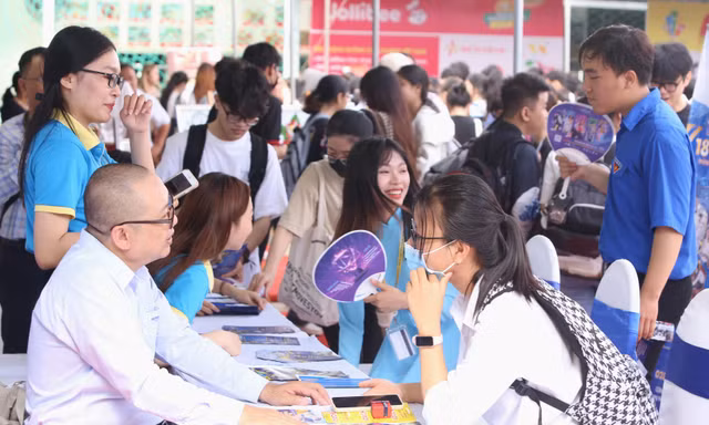 Lo thất nghiệp, cử tri TPHCM mong muốn có chính sách hỗ trợ