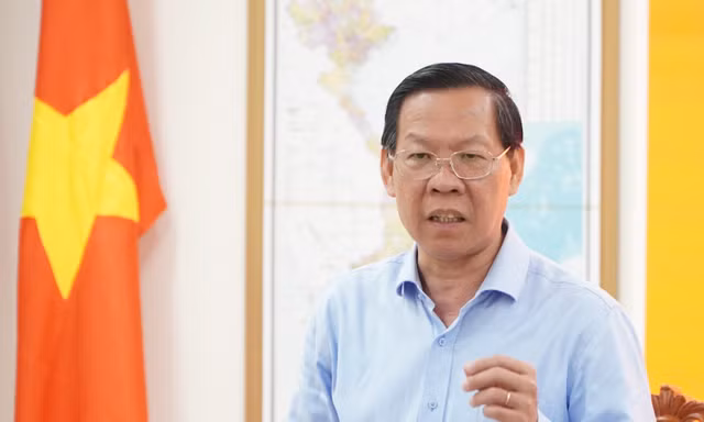 Chủ tịch Phan Văn Mãi: TPHCM phải quản được tình trạng buôn lậu qua đường biển, thẩm lậu qua biên giới