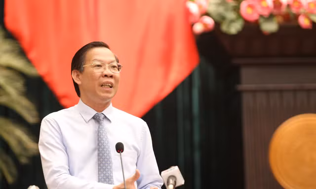 Người dân nhức mắt, Chủ tịch TPHCM cũng khó chịu với dự án trung tâm thể dục thể thao Phan Đình Phùng