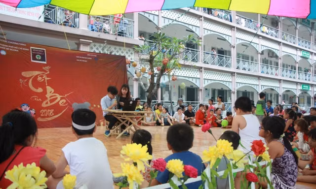 Mang Xuân ấm đến với bệnh nhi ngày giáp Tết 